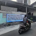 Usulan Tak Digubris Pemkot, Warga Depok Patungan Benahi Jalan Demi Bebas Macet