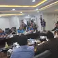 Suasana audiensi antara Menpora Zainudin Amali dan perwakilan PT LIB di Lantai 10 Gedung Kemenpora, Jakarta Pusat, Jumat (18/11/2022) siang. (Bola.com/Hery Kurniawan)