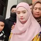 Inara Idola Rusli alias Inara Rusli saat menghadiri agenda sidang mediasi atas keretakan rumah tangganya dengan Virgoun. (Dok. via M. Altaf Jauhar)