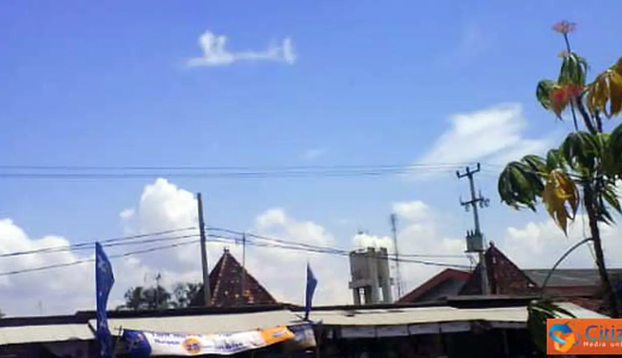 Citizen6, Indramayu: Fenomena tersebut diabadikan setelah satu hari perayaan idul fitri, Sabtu, 11 september 2010.(Pengirim: Welly Tris Setiawan)
