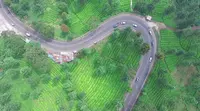 Salah satu sudut kawasan Puncak yang menjadi perlintasan menuju Desa Tugu Selatan, Cisarua, Jawa Barat.