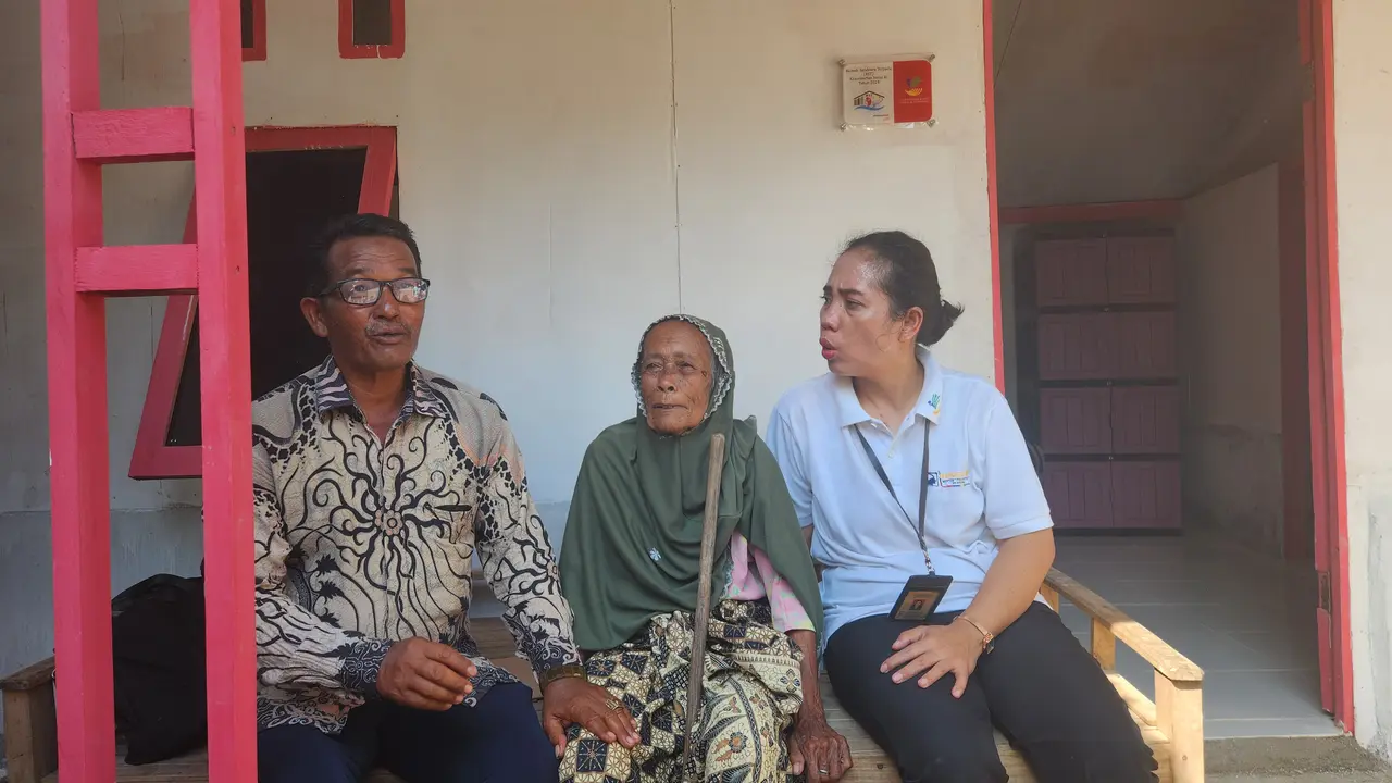 Kementerian Sosial (Kemensos) membangun Rumah Sejahtera Sosial (RTS) pada rangkaian Hari Lanjut Usia (HLUN) 2024. Aisyah (80) menjadi salah satu lansia yang mendapatkan RTS Kemensos, di wilayah Aceh Utara. (Istimewa)