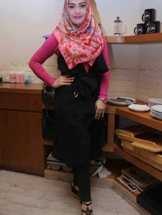 "Kan mau kembali ke entertaint, kemarin soalnya (badan) enggak bagus di kamera, sekarang sudah proporsional lagi. Kemarin pas diet itu turun 8 kg," ujarnya. (Andi Masela/Bintang.com)