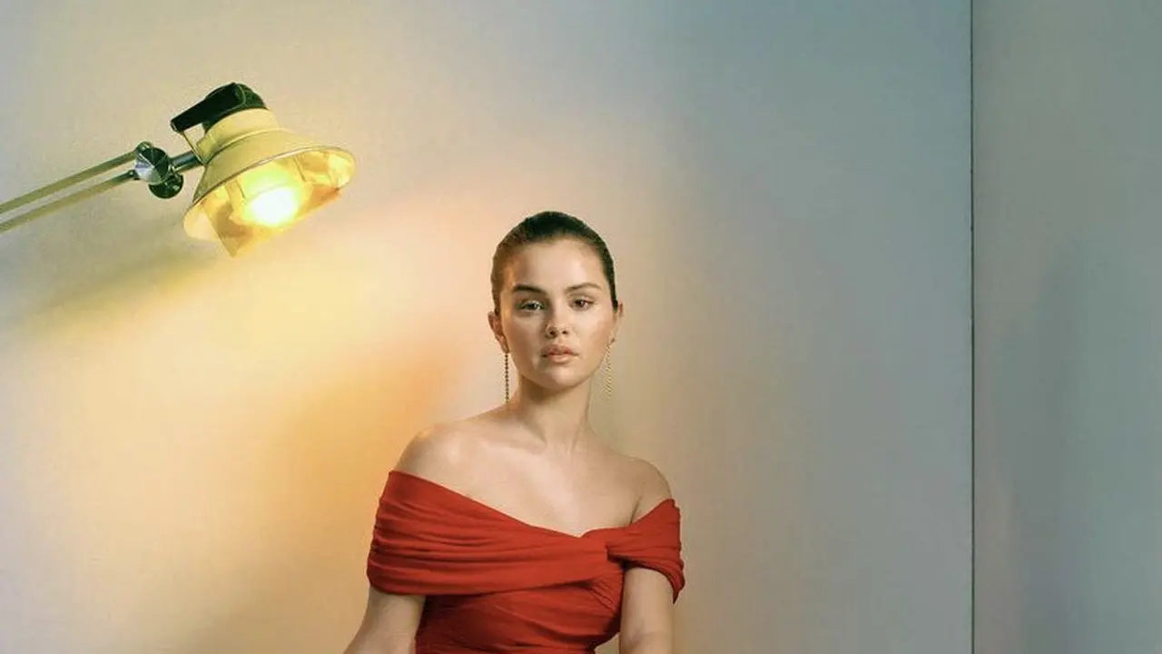 Potret Selena Gomez Tetap Percaya Diri, credit: @selenagomez