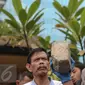 Kapolres Metro Jakarta Utara, Kombes Pol Susetio Cahyadi menunjukan barang bukti saat rilis kasus pembunuhan berencana yang terjadi di Kolong Tol Sedyatmo, di Polsek Metro Penjaringan, Jakarta, Selasa (7/7/2015). (Liputan6.com/Faizal Fanani) 