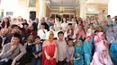 Biasanya kumpul keluarga di hari pertama dilakukan di kediaman Niki, namun pada tahun ini cukup berbeda lantaran mereka merayakan Idul Fitri ini di rumah sang tante, dan setiap tahun memang tempatnya selalu berubah. (Adrian Putra/Bintang.com)