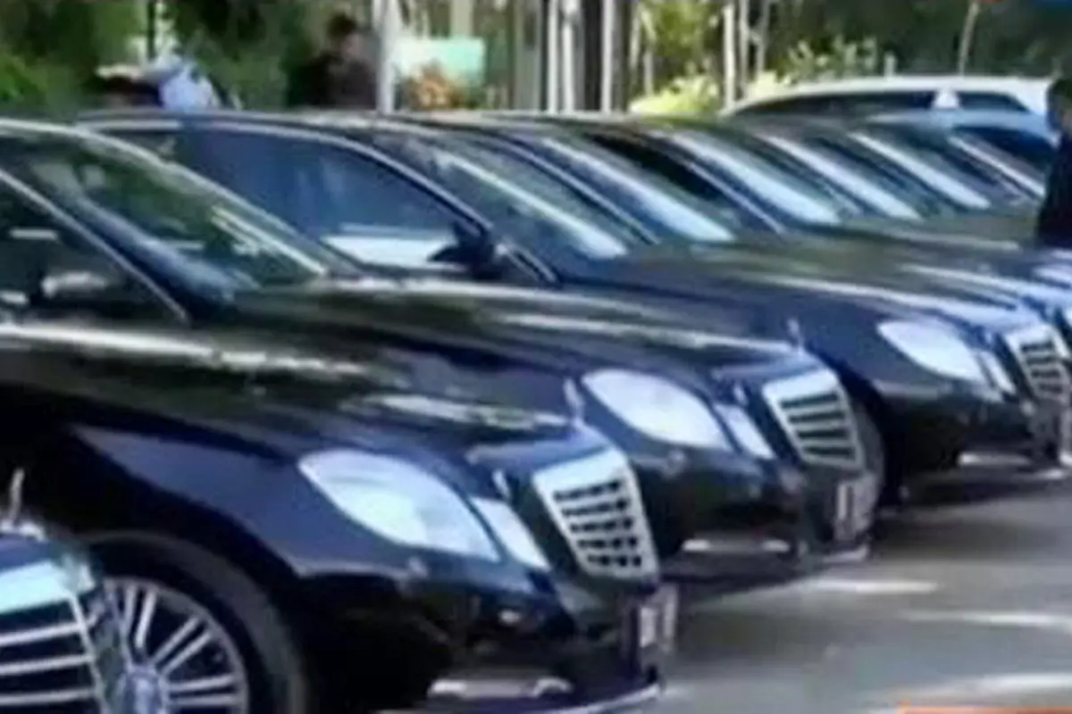 Tengok Deretan Sedan Mercy Mewah Raja Arab di Bali