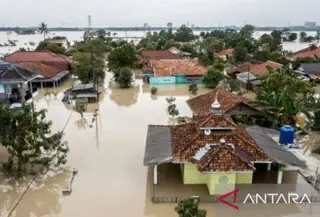 Banjir dan Rob Kepung Karawang