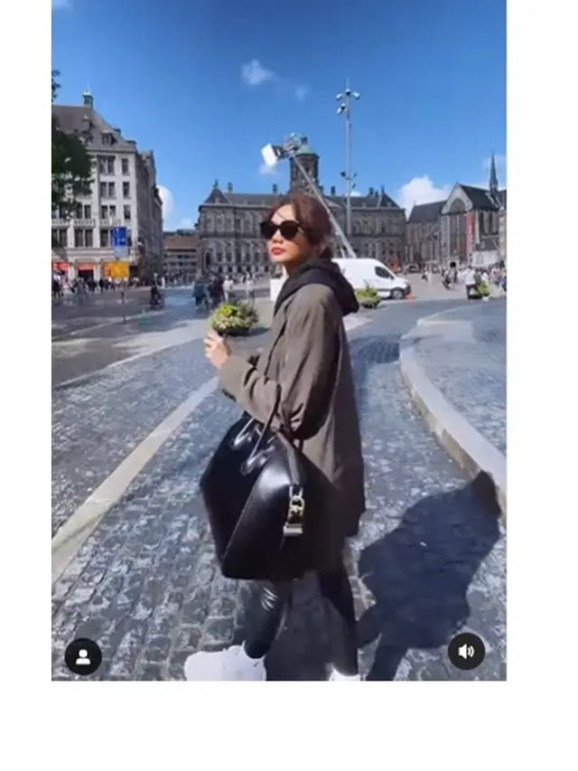 Tak Lagi LDR, Ini 10 Potret Rina Nose Susul Suami di Belanda