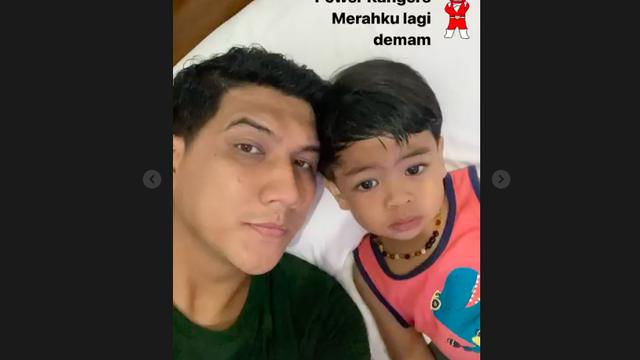 Tantri Kotak Galau Harus Tinggalkan Putranya yang Demam Tinggi ke Luar Kota. (instagram.com/ardanaff)