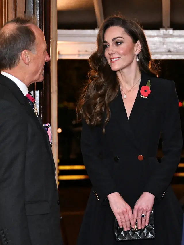Kate Middleton Menawan di Acara Kerajaan, Kenakan Anting Putri Diana dan Cincin Tunangan Bermata Safir