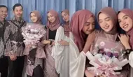 6 Potret Rizki Rizka Rizke, Gadis Kembar yang Viral Karena Dilamar Pria Kembar (IG/rizki_rizka_rizke)