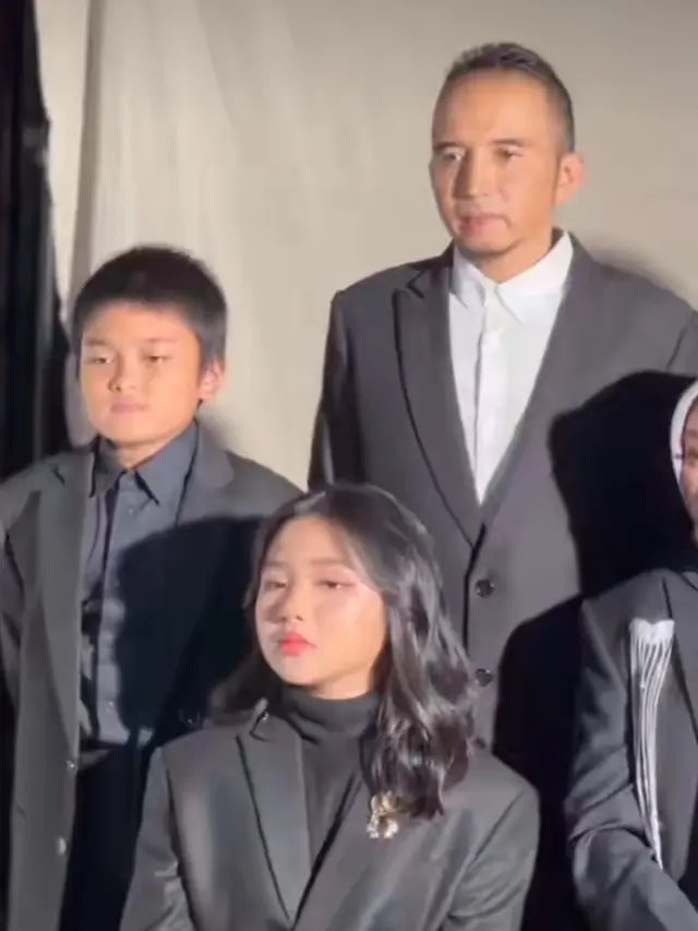 Pemotretan Tiara Andini dan Keluarga