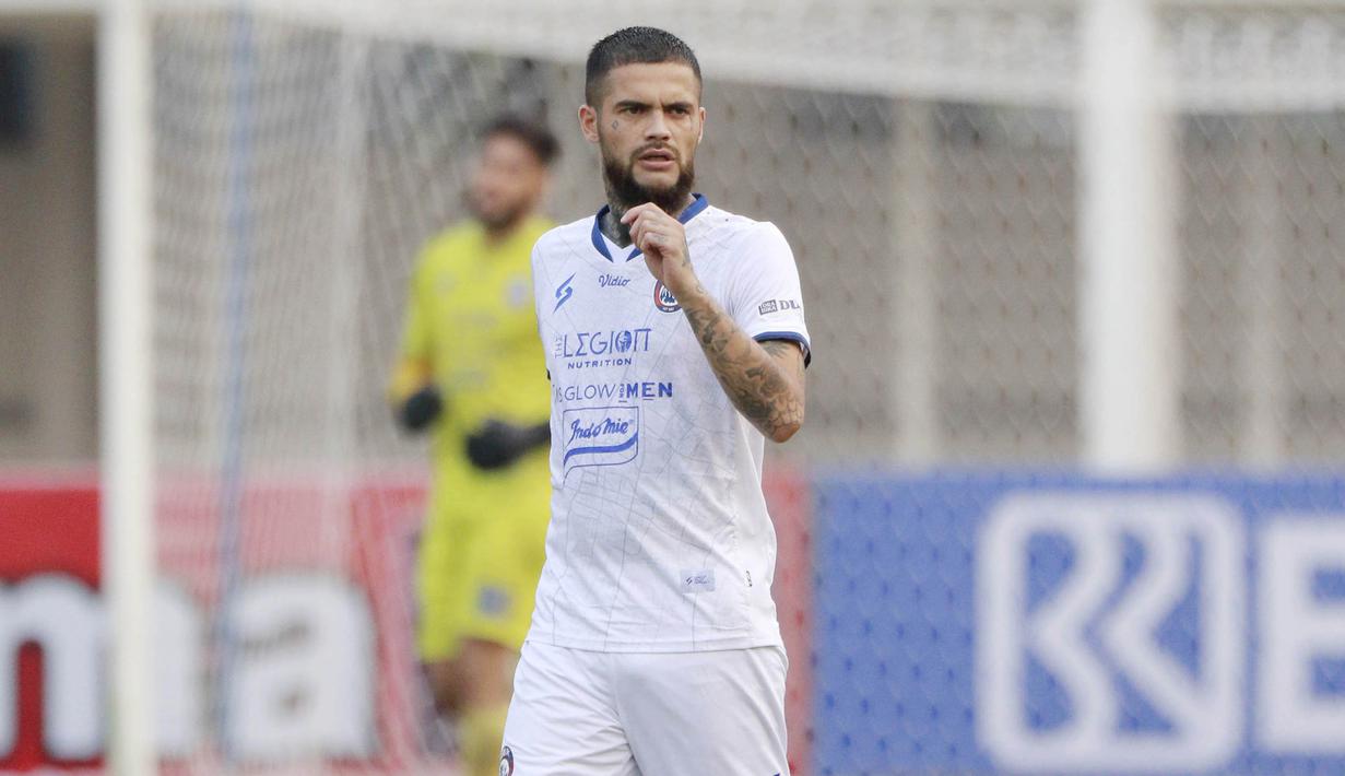 Diego Michiels didatangkan ke Indonesia untuk memperkuat Timnas U-23 di SEA Games 2011. Selepas ajang tersebut, pria keturunan Indonesia-Belanda tersebut memutuskan untuk berkarier di Indonesia. Penampilan terakhirnya di Timnas saat SEA Games 2013. (Bola.com/M. Iqbal Ichsan)