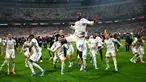 Aston Villa akhirnya menutup perjalanan luar biasa mereka di Eropa dengan cara sempurna dengan cara menjuara Liga Europa musim 2025/2026. (AFP/Yasin Akgul)