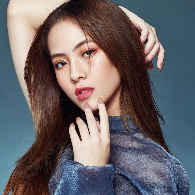 6 Gaya Pemotretan Adhisty Zara dengan Korean Look, Menawan