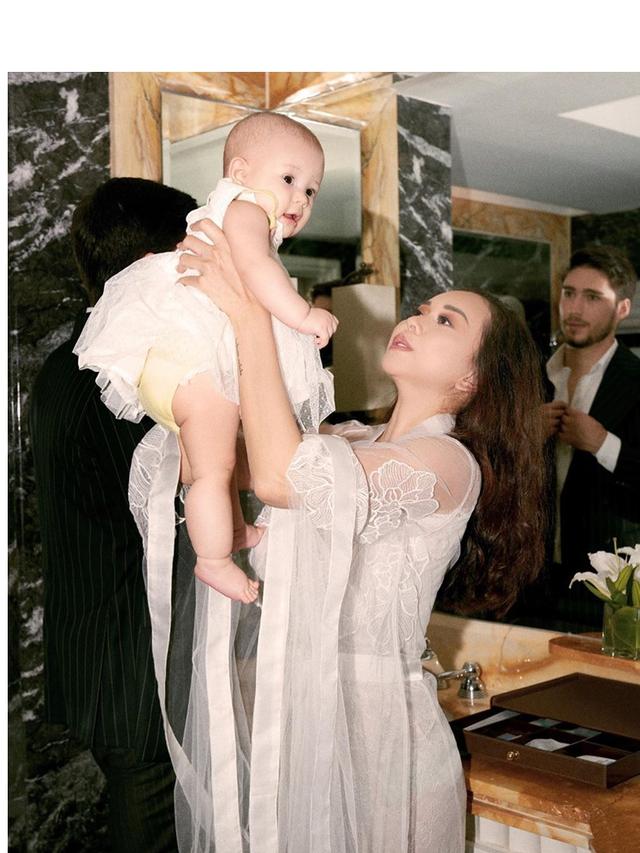 Potret 7 Anak Artis Berwajah Bule Ini Sukses Bikin Gemas