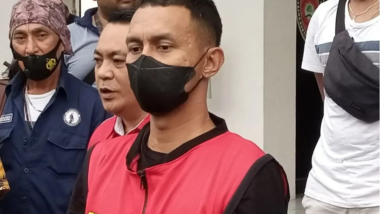WF, tersangka pemukulan mahasiswa diamankan polisi. (Dian Kurniawan/Liputan6.com)