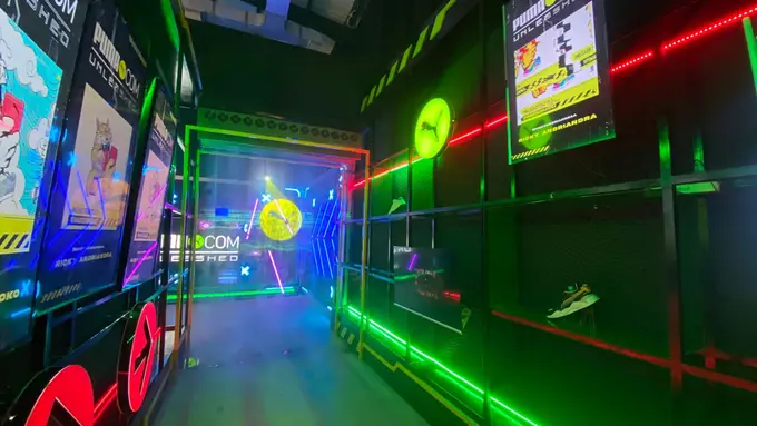 Pemeran Puma merayakan Puma.com hadir di Indonesia