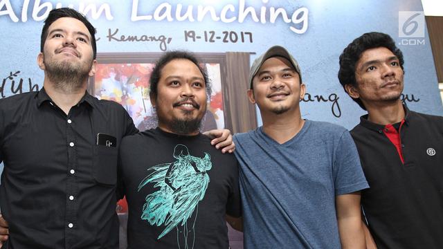 Payung Teduh Luncurkan Album Baru Dan Langsung Vakum Showbiz Liputan6 Com Band ini lahir dari dua. payung teduh luncurkan album baru dan