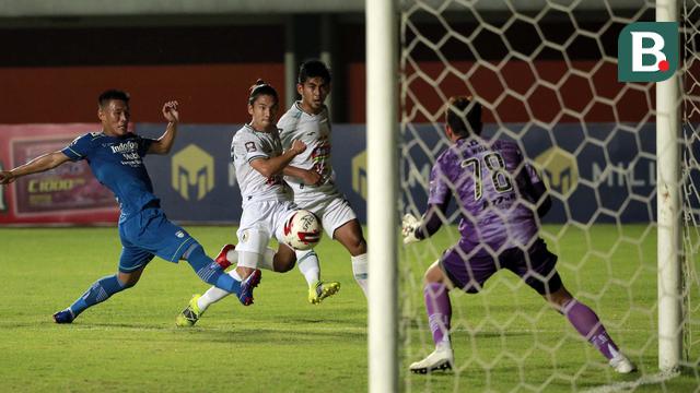 FOTO: PS Sleman Imbangi Persib Bandung 1-1 di Babak Pertama - Kim Jeffrey Kurniawan