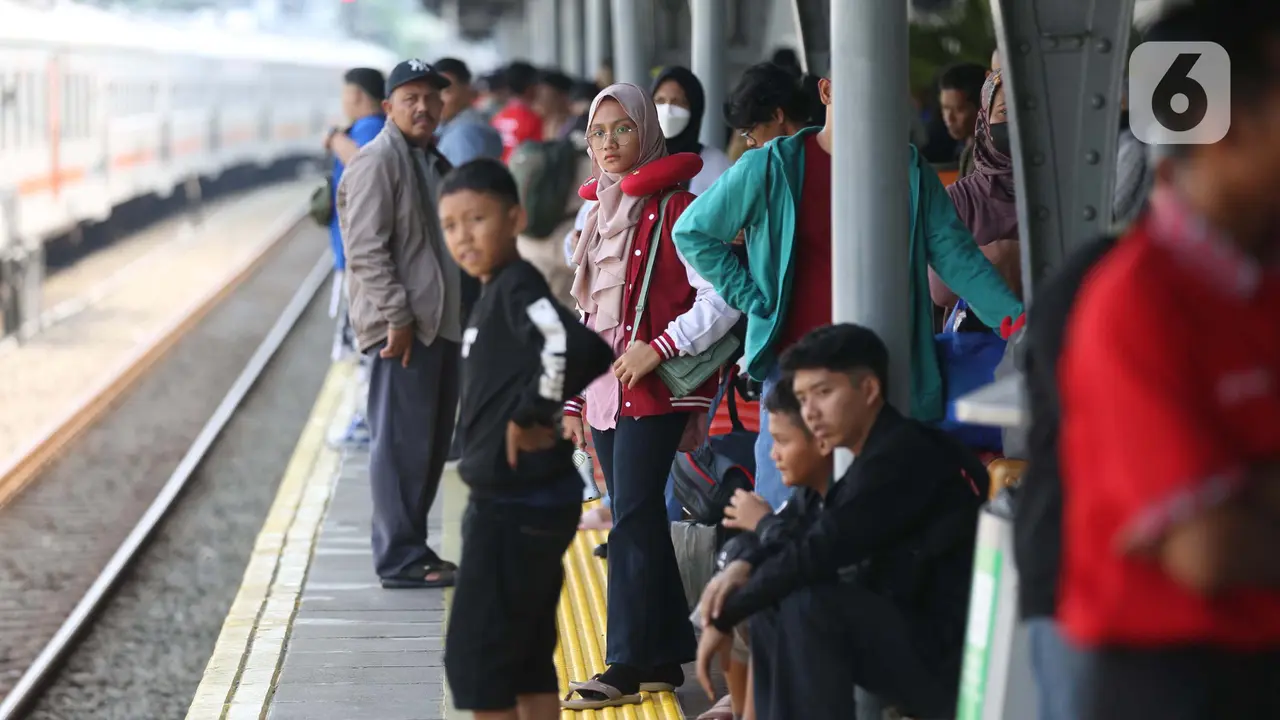 23.419 Pemudik Tinggalkan Jakarta Melalui Stasiun Pasar Senen