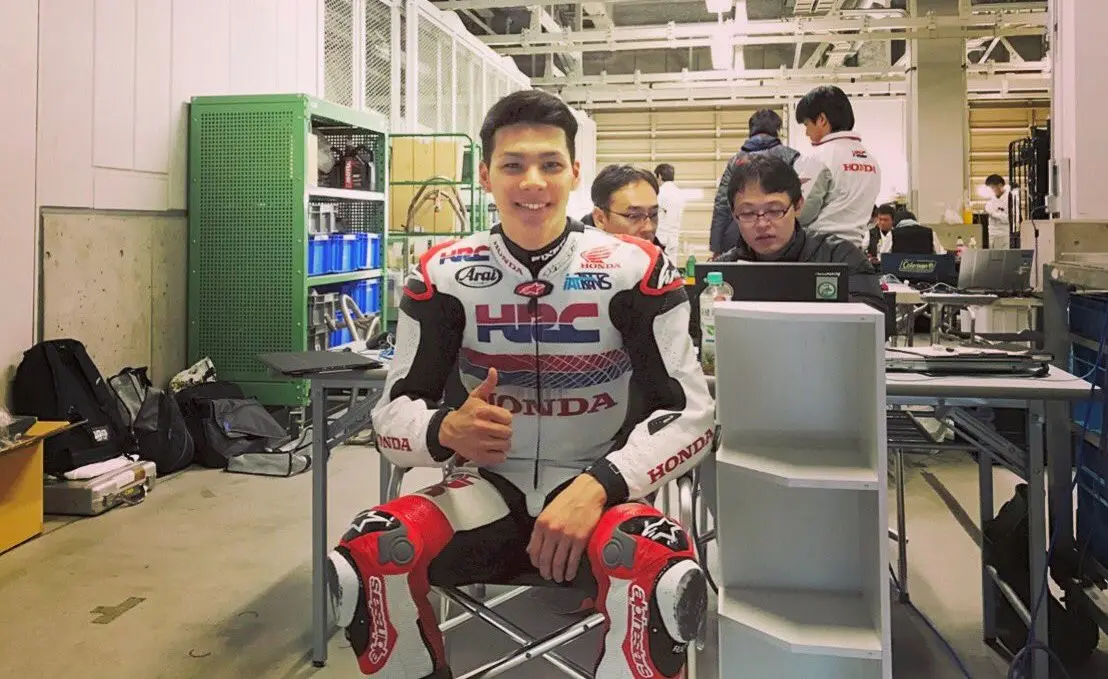 Pebalap asal Jepang, Takaaki Nakagami, punya peluang balapan di MotoGP musim depan. (Twitter/@takanakagami30)