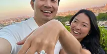 Di usianya yang ke-36, bintang laga Last Breath ini melamar kekasihnya Allison Hsu yang delapan tahun lebih tua darinya. [@allison]