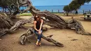 Pantai menjadi salah satu kekayaan alam favorit Cinta Laura. Seperti pantai La Jolla Cove di San Diego ini. (via instagram/@claurakiehl)