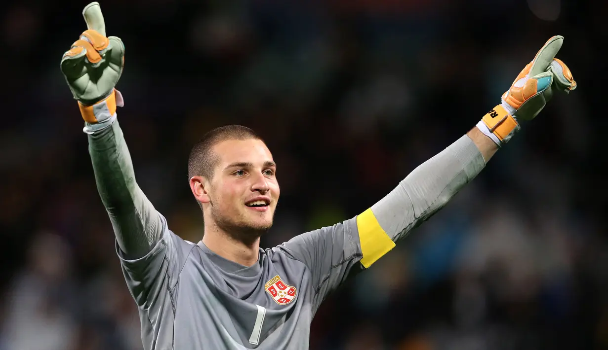 Selebrasi kiper Serbia, Predrag Rajkovic saat menghadapi Brasil dalam laga final Piala Dunia U-20 2015 di Auckland, Selandia Baru (20/6/2015). Predrag Rajkovic yang sejak awal musim 2022/2023 membela Mallorca ini terpilih sebagai kiper terbaik pada Piala Dunia U-20 2015 Selandia Baru. (AFP/Michael Bradley)