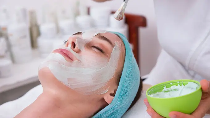 Cara Mengatasi Kulit Bruntusan dan Kusam, Terapkan Rutin Skincare Ini dan Lihat Hasilnya