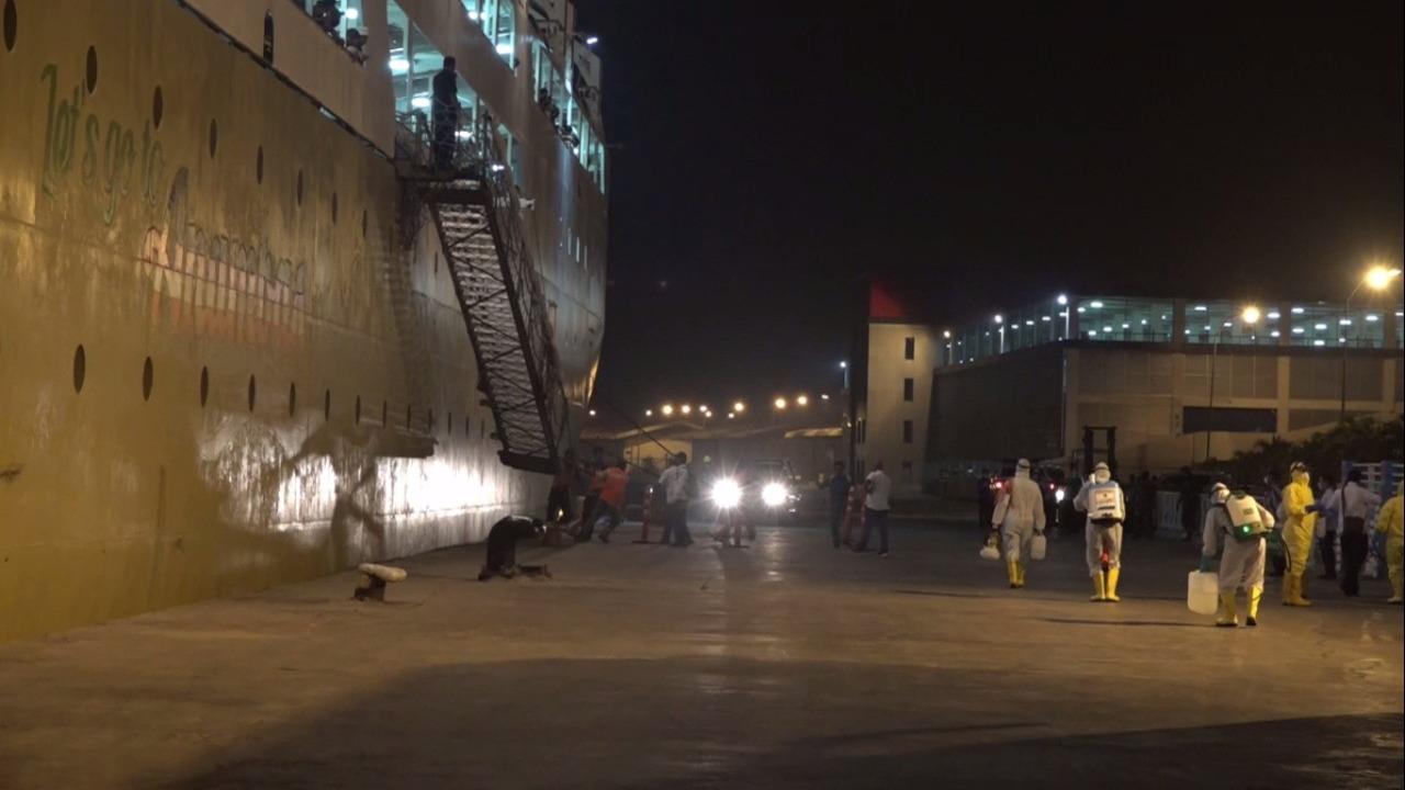 Pengecekan dan pemerjiksaan wak KM Kelud