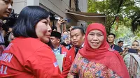 Mantan Gubernur Jawa Timur Khofifah Indar Parawansa menyambangi Kantor DPP PSI di Jakarta, Selasa (4/6/2024). Dalam kesempatan ini, PSI memberikan SK dukungan kepada Khofifah-Emil Dardak untuk kembali maju di Pilgub Jatim 2024. (Merdeka.com)