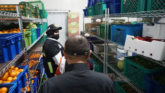 Kemenkes menjamin layanan pemondokan dan makanan jemaah haji di Madinah, Arab Saudi memenuhi syarat kesehatan. (Liputan6.com/Nafiysul Qodar)