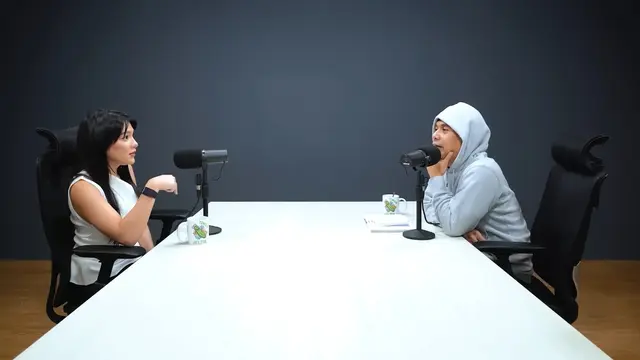Davina Karamoy blak-blakan dirinya kembar 5. (credit: youtube.com/@radityadika)