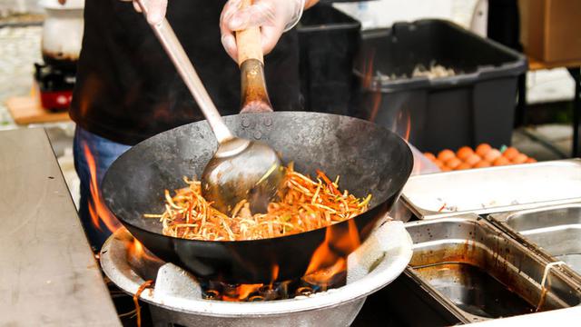 Memasak dengan Wajan Besi Turunkan Risiko Anemia, Benarkah?