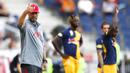 Pelatih Liverpool, Juergen Klopp, saat pertandingan melawan RB Salzburg pada laga persahabatan di Stadion Red Bull Arena, Salzburg, Selasa (25/8/2020). Kedua tim bermain imbang dengan skor 2-2. (AP Photo/Matthias Schrader)