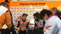 Pebalap Repsol Honda, Marc Marquez, mengaku masih beradaptasi dan meraba-raba kemampuan serta kekurangan dari Honda RC213V yang akan digunakan untuk MotoGP edisi 2018. (Twitter/@HRC_MotoGP)