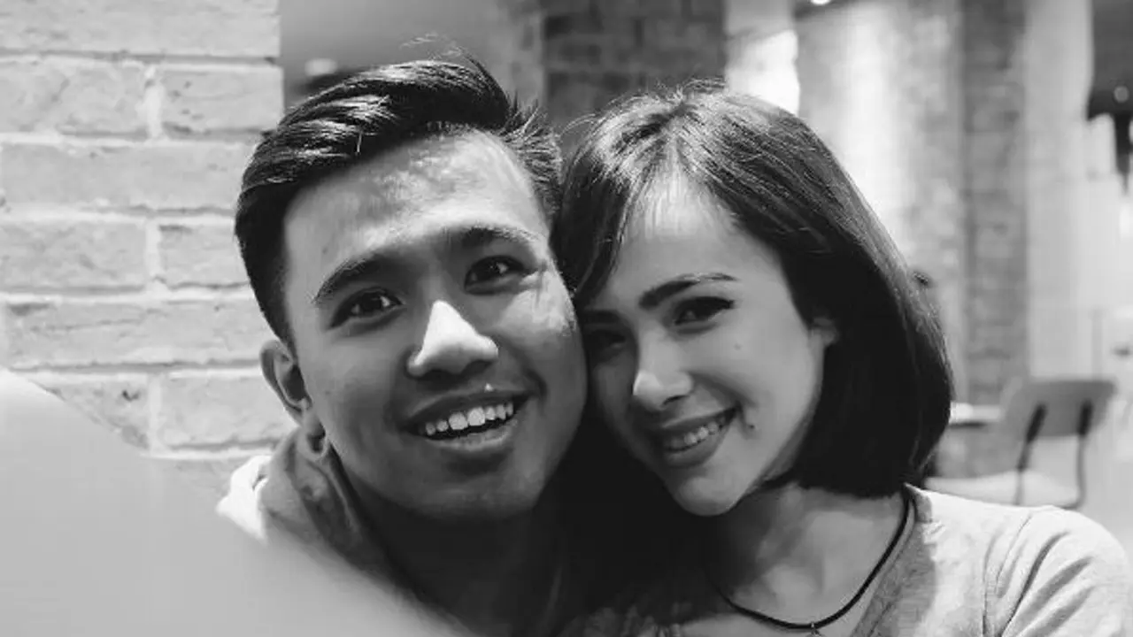 [Bintang] Joshua Suherman dan Pamela Bowie