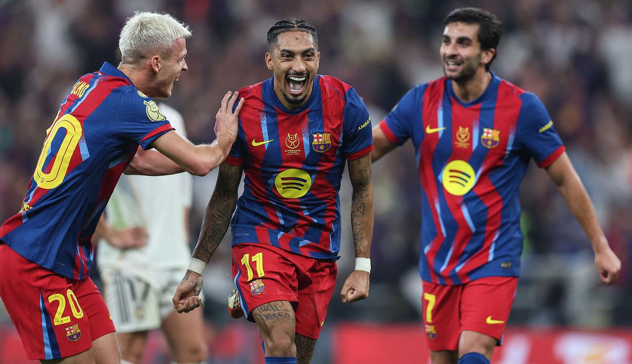 Kemenangan Barcelona atas Real Madrid dalam partai final Piala Super Spanyol 2026 tak lepas dari penampilan gemilang Raphinha. (AFP/Haitham Al-Shukairi)