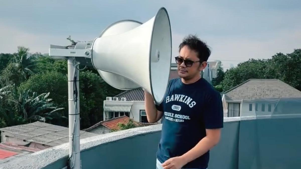 Hanung Bramantyo Ubah Arah Speaker Masjid Atas Permintaan Warga Nonmuslim, Alasannya Bikin Haru