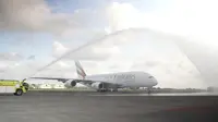 Pesawat terbesar di dunia, Airbus A380-800 resmi mendarat di Bandara I Gusti Ngurah Rai, Bali (dok: AP I)
