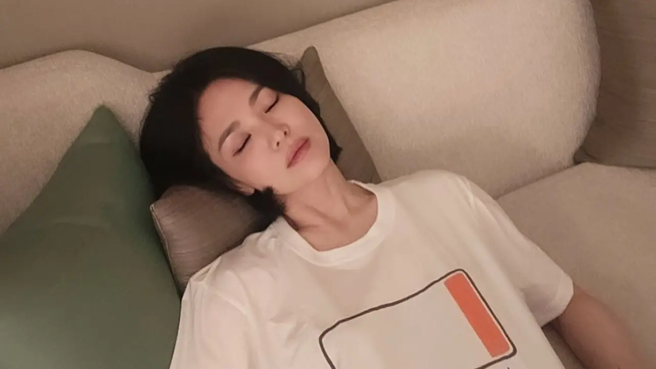 Potret Song Hye Kyo Tampil Fresh di Usia 43 Tahun