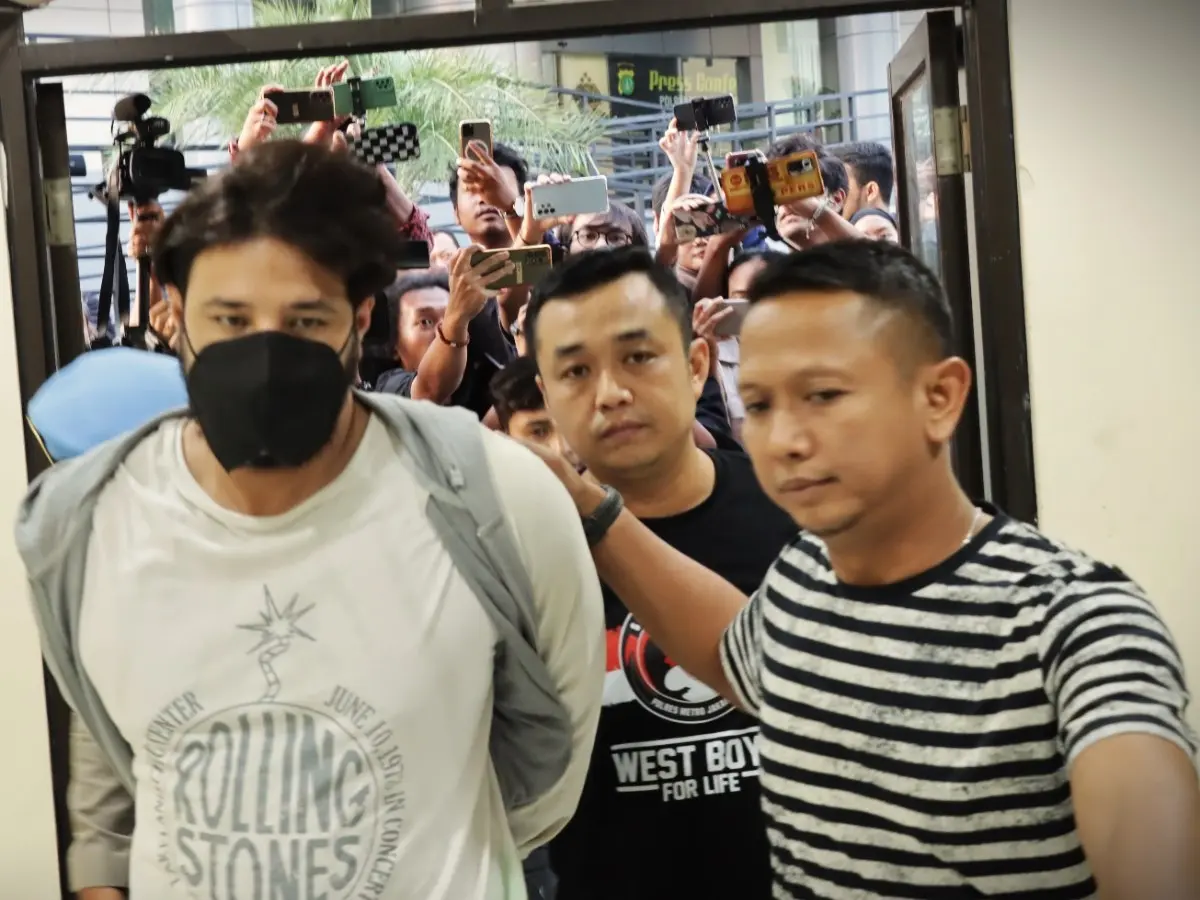 Melihat Penampakan Ammar Zoni Pasca Ditangkap Polisi - News Liputan6.com