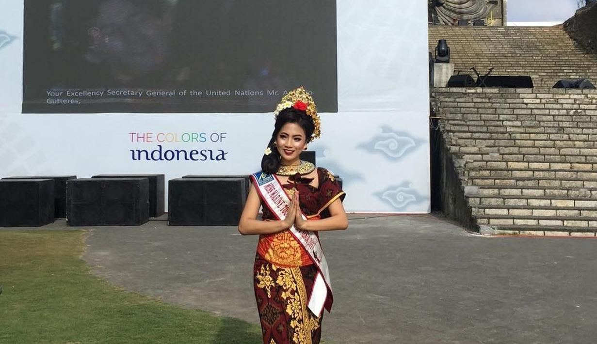 Selain punya paras menawan, ia juga dibekali kemampuan menjalin komunikasi yang baik. Maklum wanita cantik ini merupakan jebolan Puteri Pariwisata Indonesia 2017. (Dok Instagram @gasyakaren)