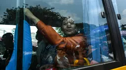 Akan tetapi belum jelas apakah mereka yang dibebaskan mencakup salah satu dari ribuan tahanan politik yang dipenjarakan karena menentang pemerintah militer. (AFP/STR)