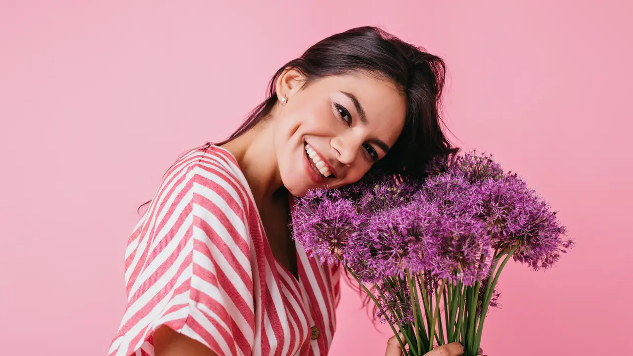 perempuan bahagia
