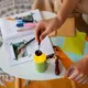 Salah satu pilihan terbaik saat libur sekolah adalah mengajak anak melakukan aktivitas DIY atau do it yourself menggunakan barang bekas di rumah. Selain melatih kreativitas, kegiatan ini juga mengajarkan anak tentang pentingnya memanfaatkan kembali barang yang sudah tidak terpakai. (foto/dok; freepik)
