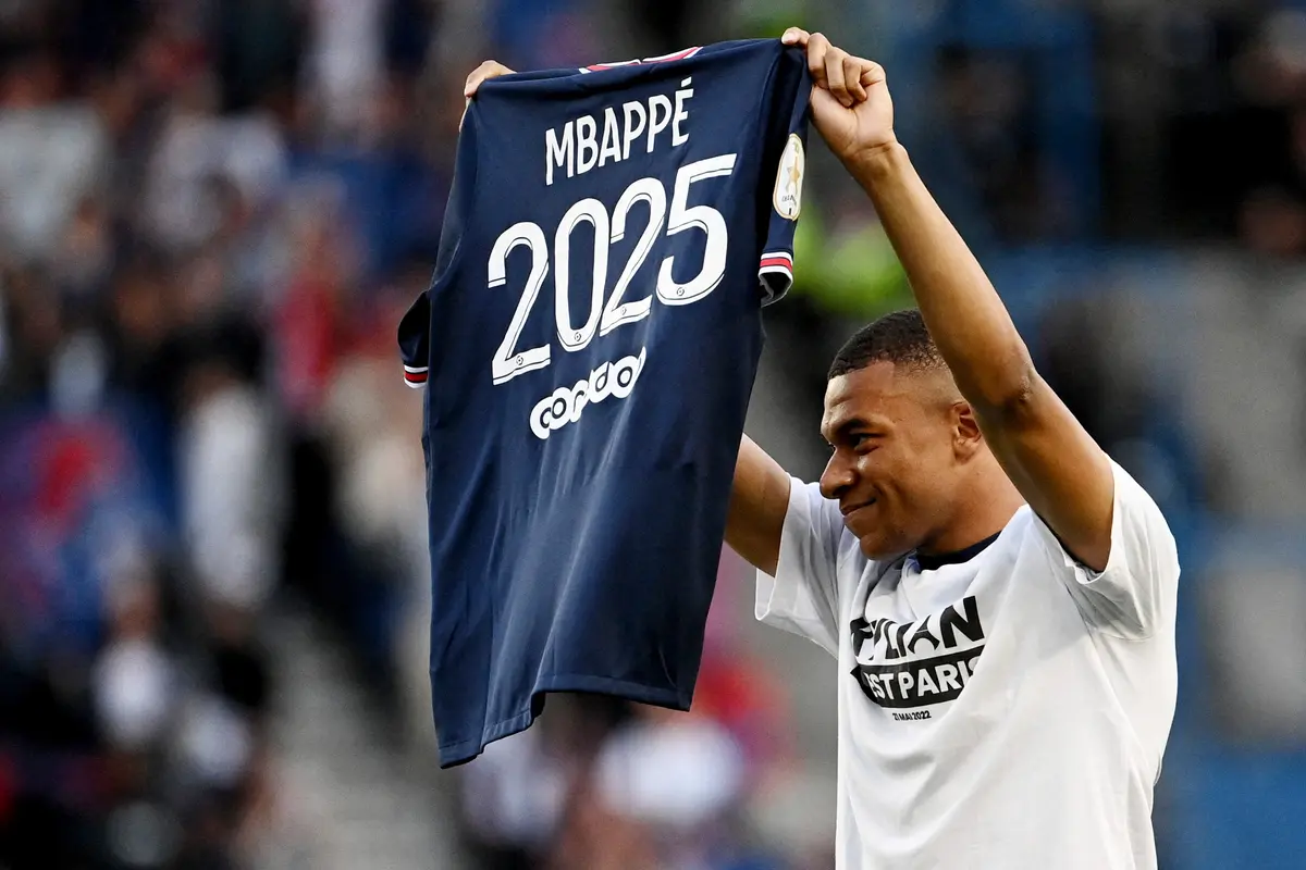 Foto: Bertahan di PSG Dan Cetak Hattrick, Kylian Mbappe Buat Real Madrid Murka