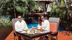 Cut Tari terlihat begitu bahagia saat bersama dengan suaminya, Richard Kevin. Terlebih momen saat Cut Tari menikmati waktu luang dengan sang suami berlibur ke pantai. Momen-momen seru saat di pantai ini bikin keduanya terlihat harmonis. (Liputan6.com/IG/cuttaryofficial)